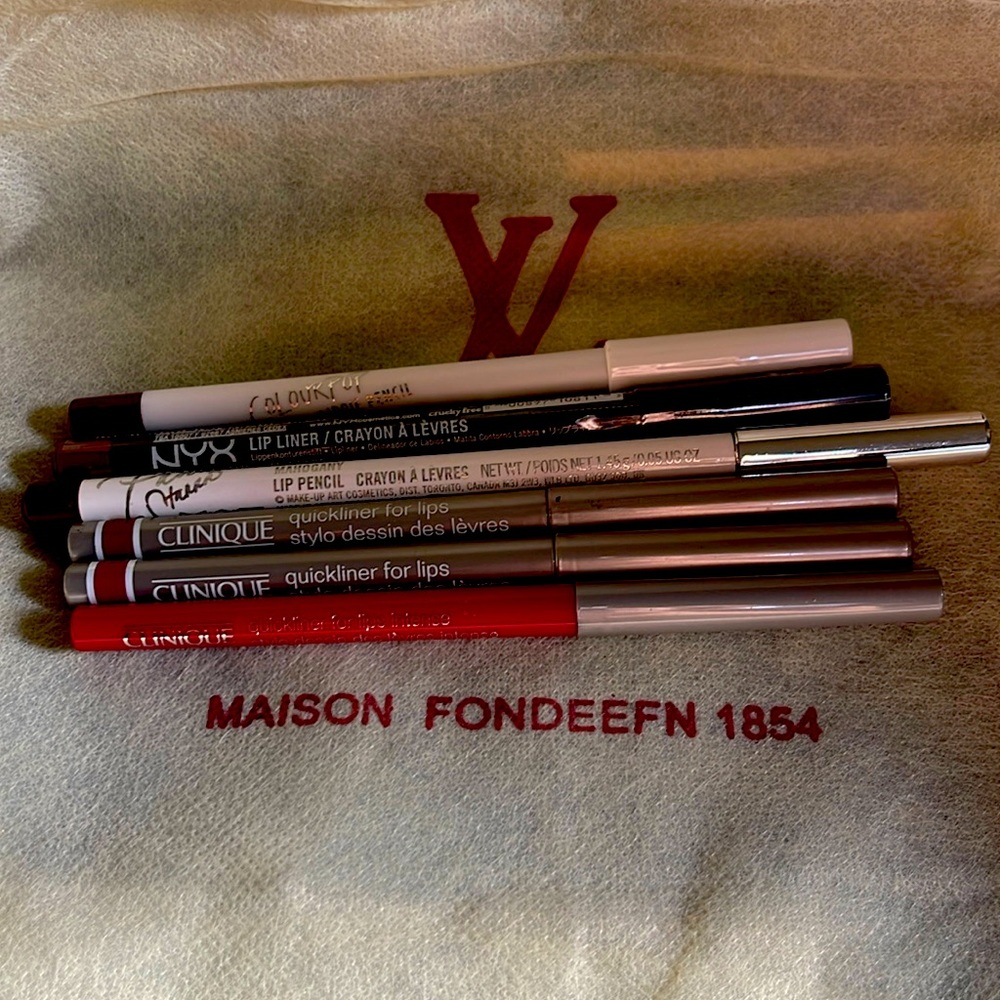 Lip liner lot Clinique Mac cosmetics color pop